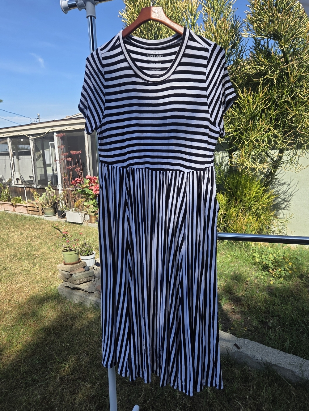 torrid Black and White Striped Short-Sleeve Maxi Dress